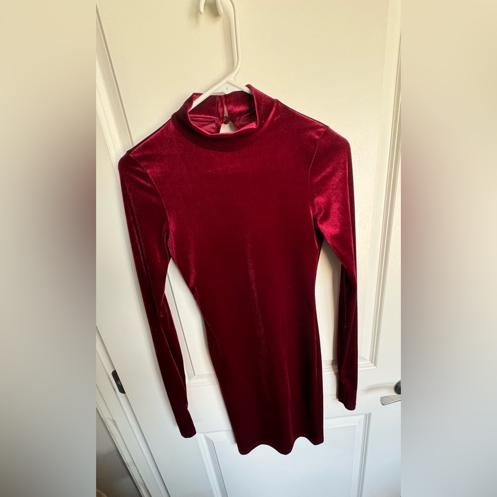 Red velvet dress long sleeve